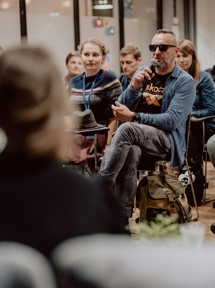 Rafał, prowadzący Akademii, na spotkaniu Klubu Zero
